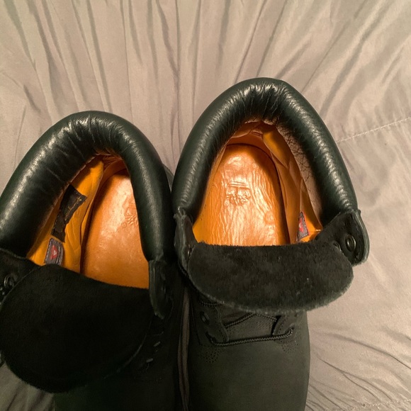 Black Timberland boots - Picture 2 of 3